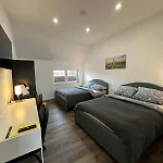 Gaestehaus Buetzfleth, Rad-Hotel, Arbeit & Privat, Bed & Breakfast, Elb Rad Wanderweg, Baeckerei & Gastro Im Haus Konukevi