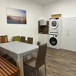 Gaestehaus Buetzfleth, Rad-Hotel, Arbeit & Privat, Bed & Breakfast, Elb Rad Wanderweg, Baeckerei & Gastro Im Haus Konukevi 3*