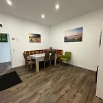Konukevi Gaestehaus Buetzfleth, Rad-Hotel, Arbeit & Privat, Bed & Breakfast, Elb Rad Wanderweg, Baeckerei & Gastro Im Haus 3*