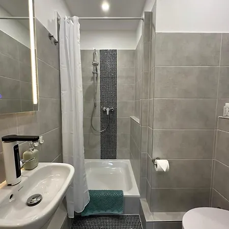 Gæstehus Gaestehaus Buetzfleth, Rad-hotel, Arbeit & Privat, Bed & Breakfast, Mitten Am Elb-rad-wanderweg Stade